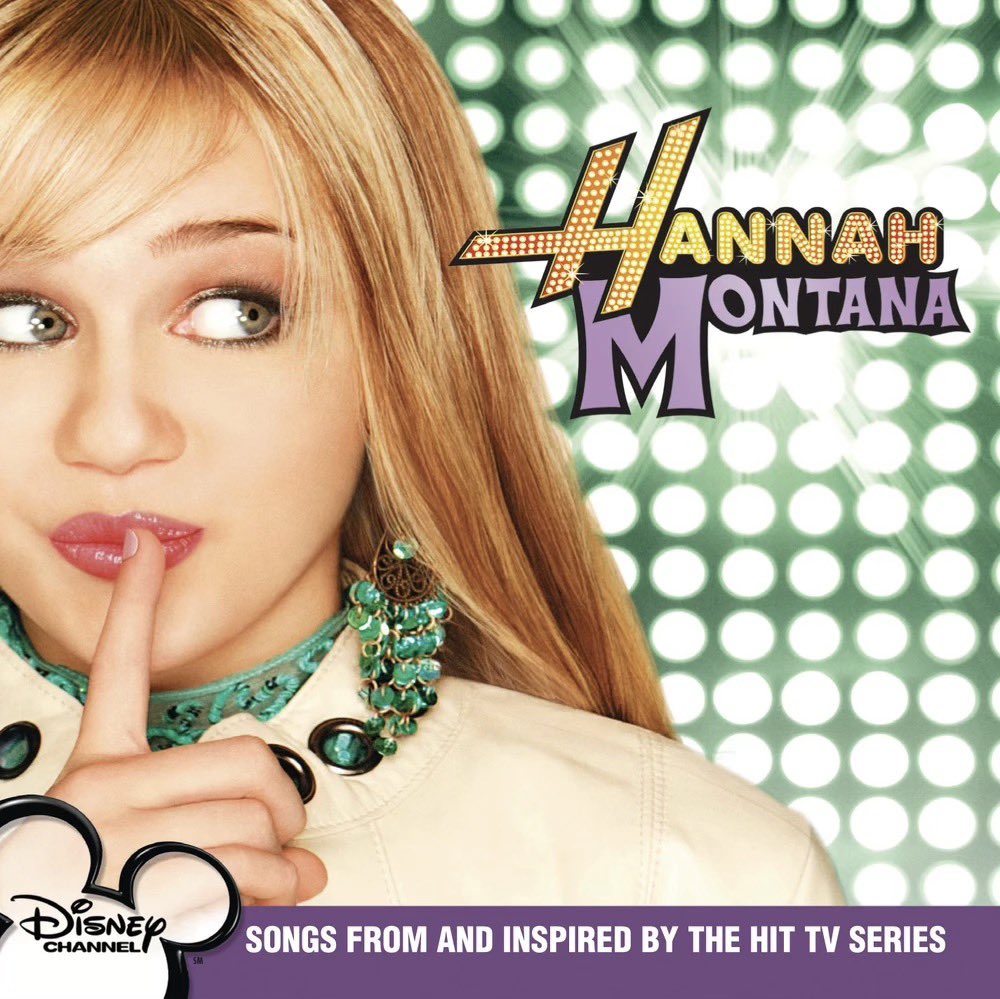 mileyworld2007's tweet photo. 2006 vs 2026 💿🎤 https://t.co/YHJtRfC2IV