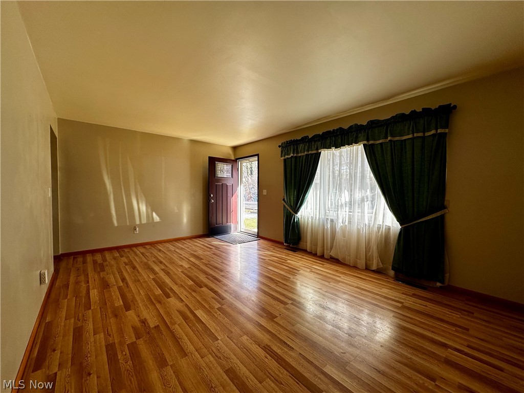 LisaTaylorReal1's tweet photo. 609 Triplett Street, Belmont, WV, 26134
3 bed | 3 bath 1695 Sq. Ft.
Active | $185,000
https://t.co/8rqXZQjLxS
Welcome home to this well-maintained 3 bedroom, 2 1/2 bath ranch located on a quiet street with peaceful wooded views out front. This home offers great indoor and... https://t.co/OX3rSjoDp4