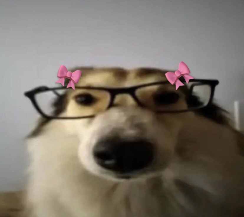 Entro a una floristería.
-Hola señora, tiene flores? 
La señora: