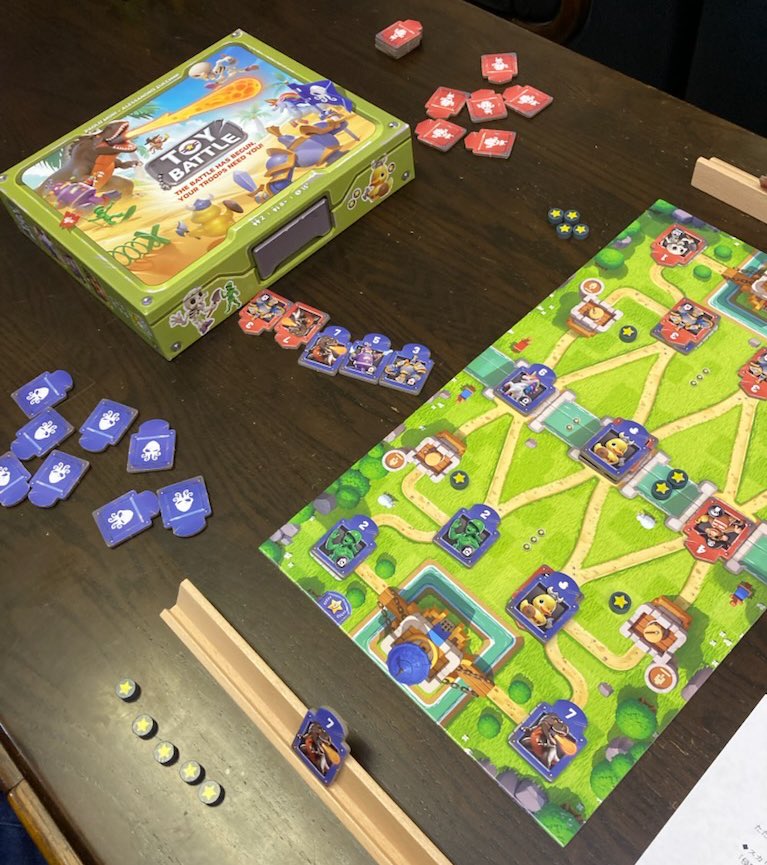 その後今年の仏ボードゲーム大賞を獲得した「トイバトル」Toy Battle