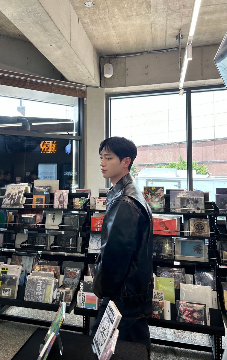 이사 (isa) tweet media