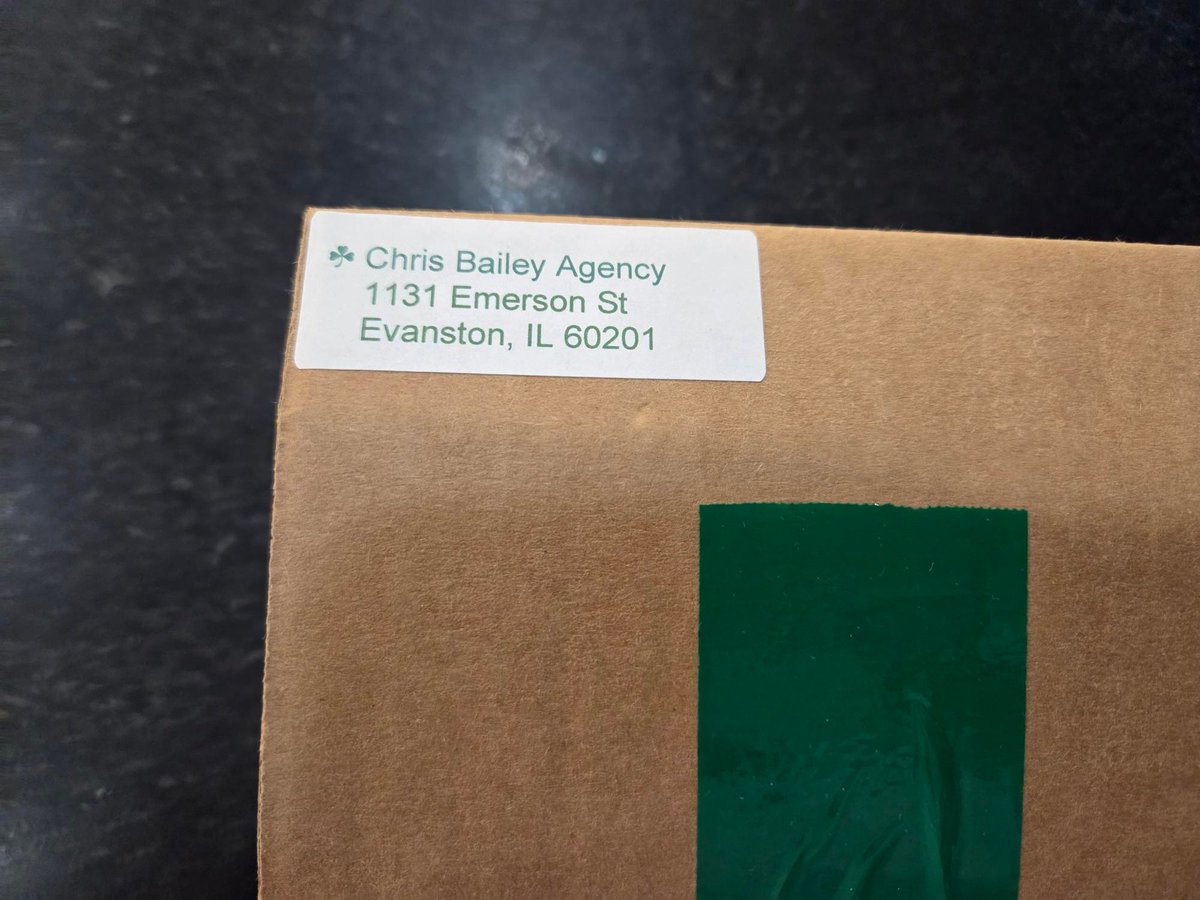 ChrisBaileyAgcy's tweet photo. 🍀St. Patrick’s Day is almost here, and The Chris Bailey Agency is spreading a little extra luck this year. 🍀

We’re sending out St. Patrick’s Day-themed gift boxes to 50 LUCKY clients as a small thank you for continued support and trust.

🍀#StPatricksDay #ChrisBaileyAgency https://t.co/wrOJlVQBmJ