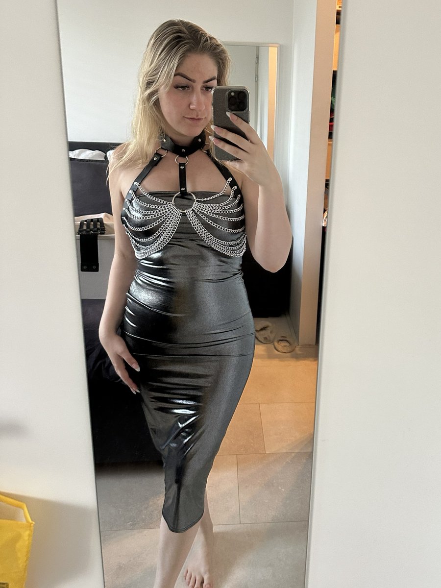 Milenaaxoxo1's tweet image. Would you Stare if I wore this (be honest)? 👀 #chains