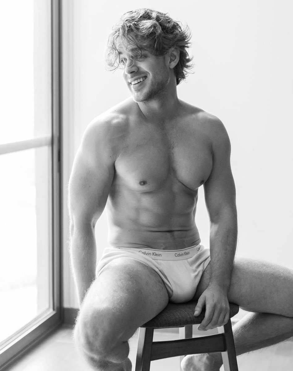 male celebs tweet media