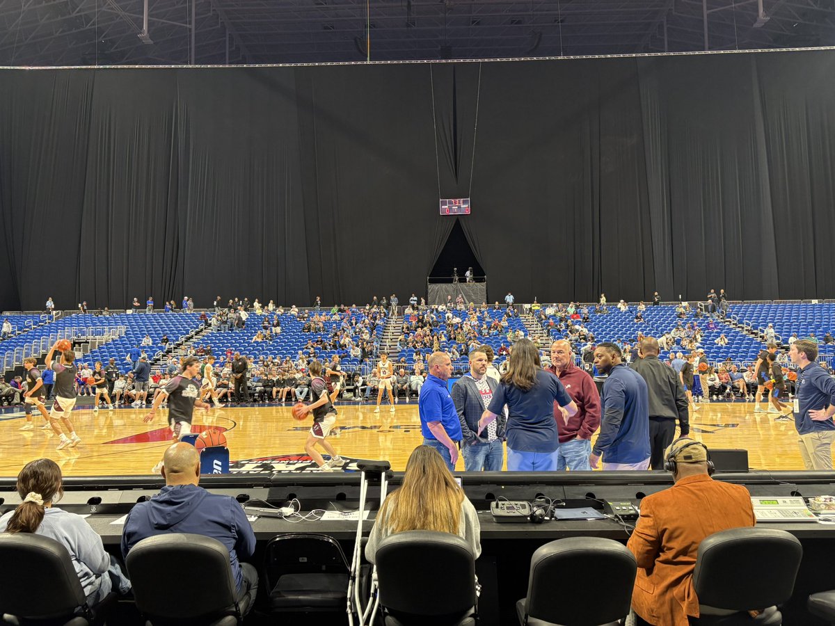 c_sperry's tweet photo. My @lancelahnert seat for the day. It’s the boys Class 1A state finals as Valley takes on Fayetteville at 11. Jayton then looks for a three-peat as they tangle with Kennard at 1. Tune in to the link below for all the action on @Texas1AFan!!

https://t.co/oNSsGCPQVS https://t.co/Hebuepq1Wx