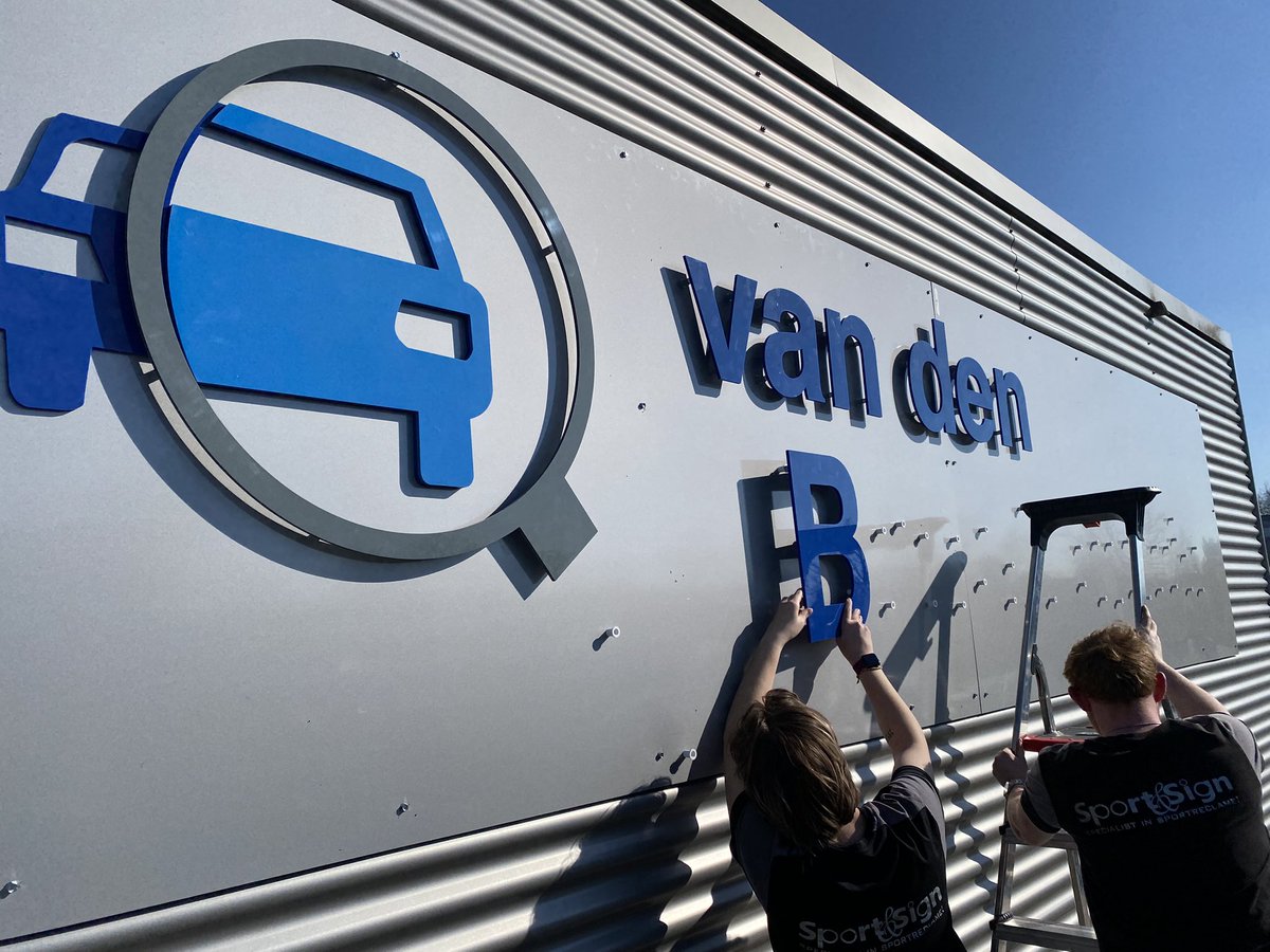 Sport&sign tweet media