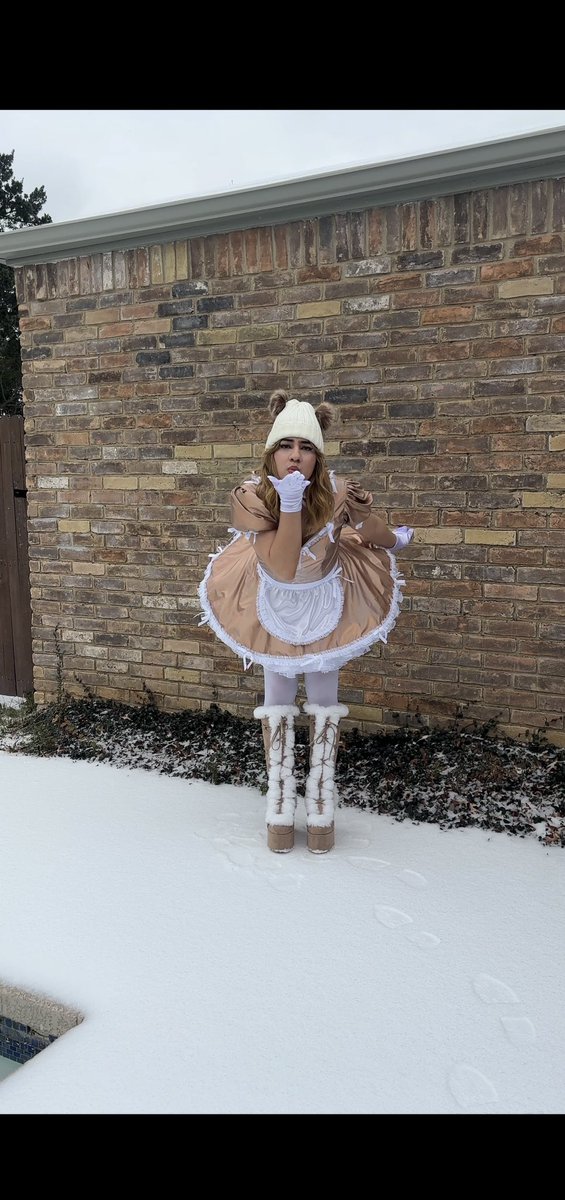 Sissy Neci tweet media