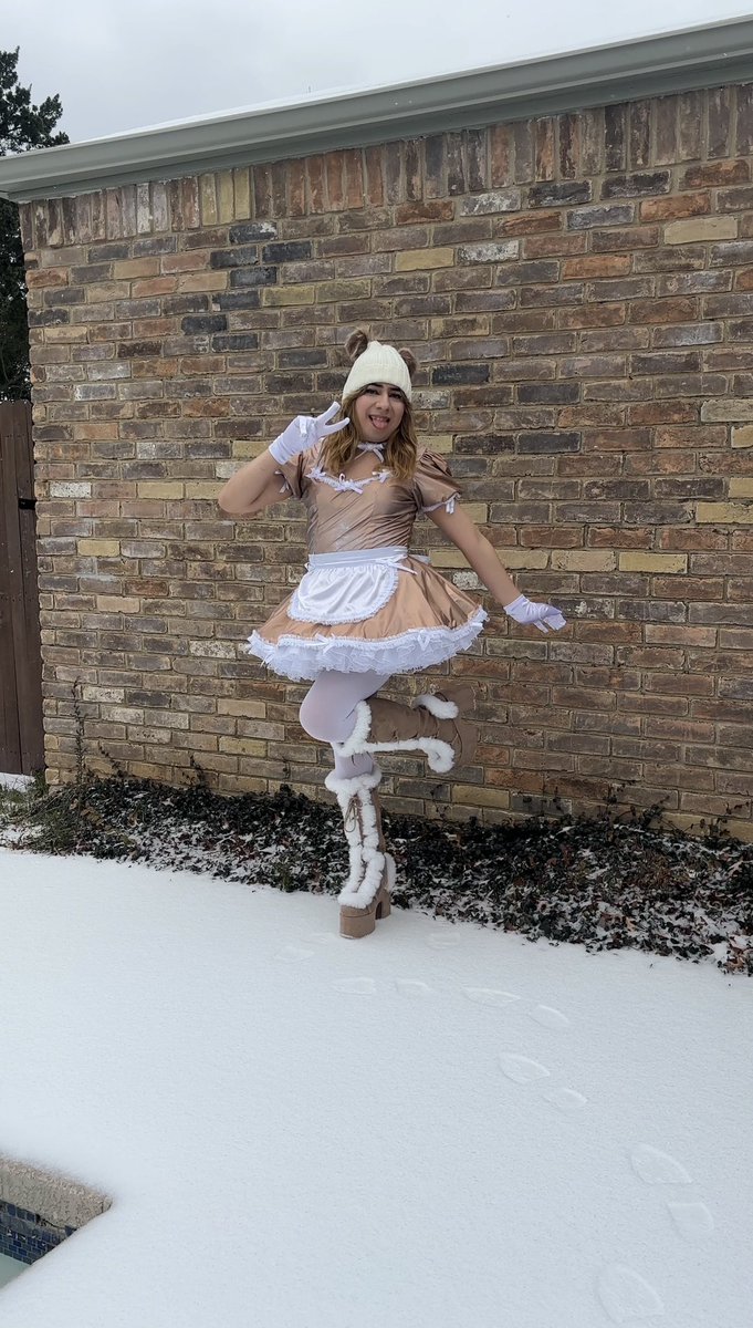 Sissy Neci tweet media