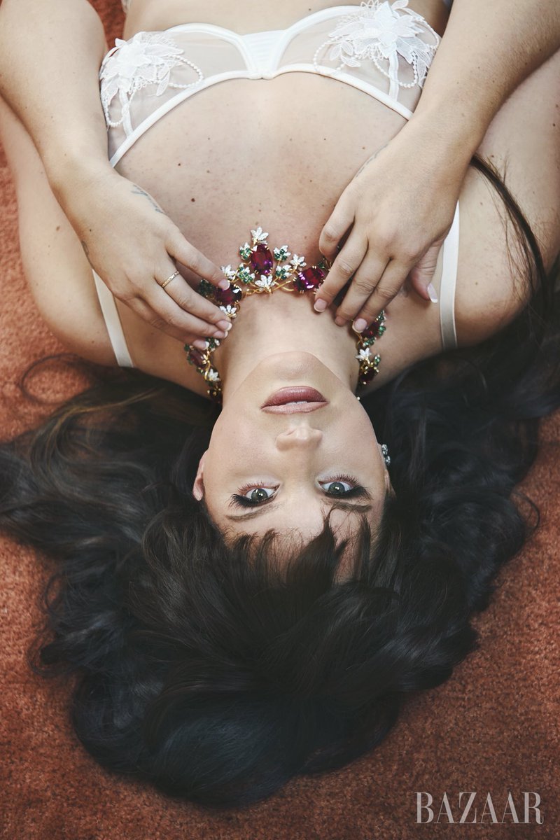 Lana Charts tweet media