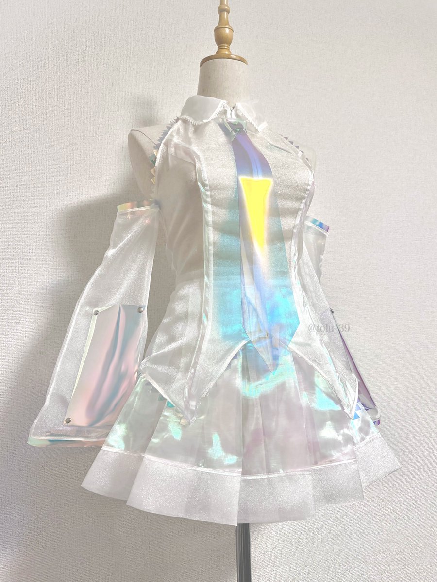 とーる tweet media