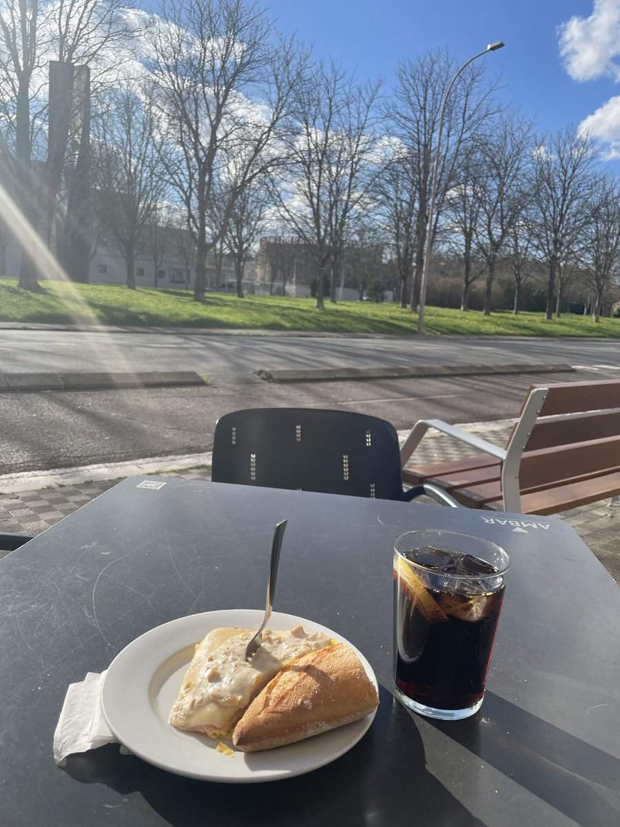 aritxu91's tweet photo. ☀️ Fatal, gracias 😎 #VitoriaGasteiz #Terraceo #Sol https://t.co/d7N7kuhWUY