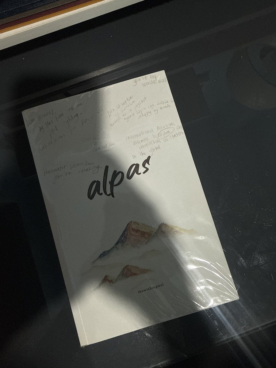 wyprio's tweet photo. wts lfb ph

alpas | thewishingwel / ficsenha
₱ 500 
condi: 9.5 w plastic cover 
book only https://t.co/sbJAjsVgzL