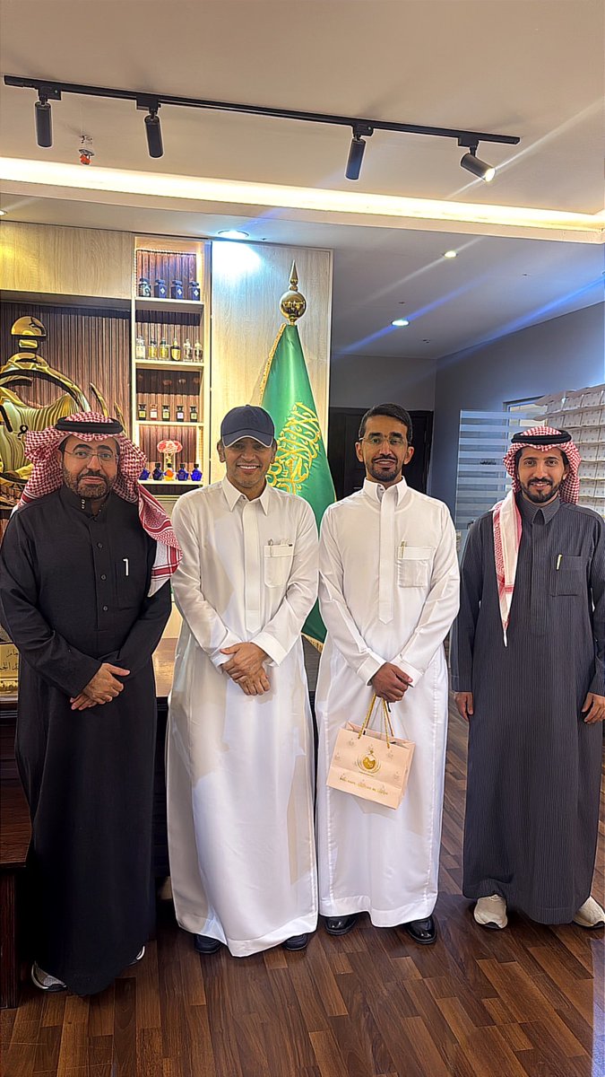 متجر عاشق العطور tweet media