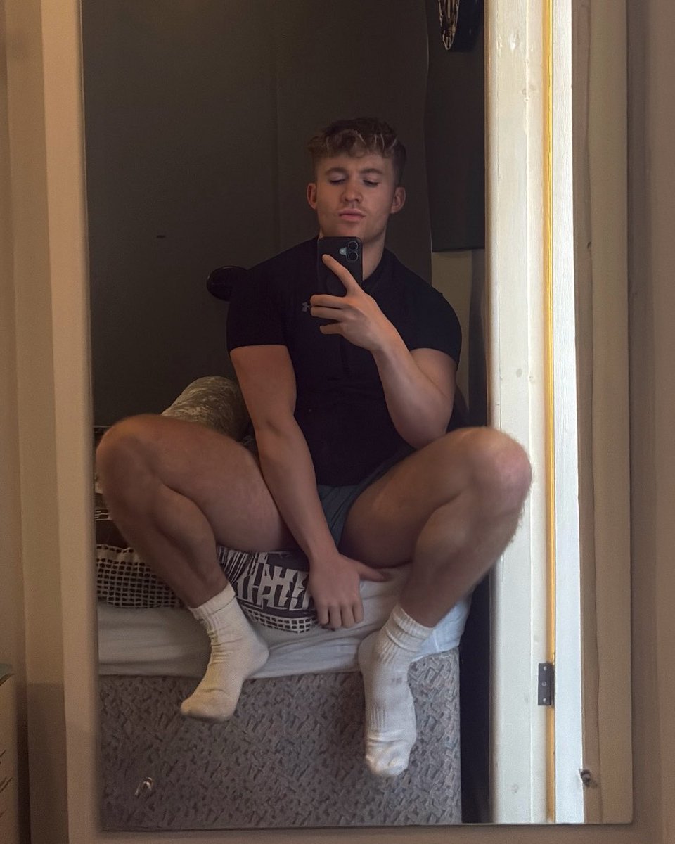 isaacjamessss tweet picture