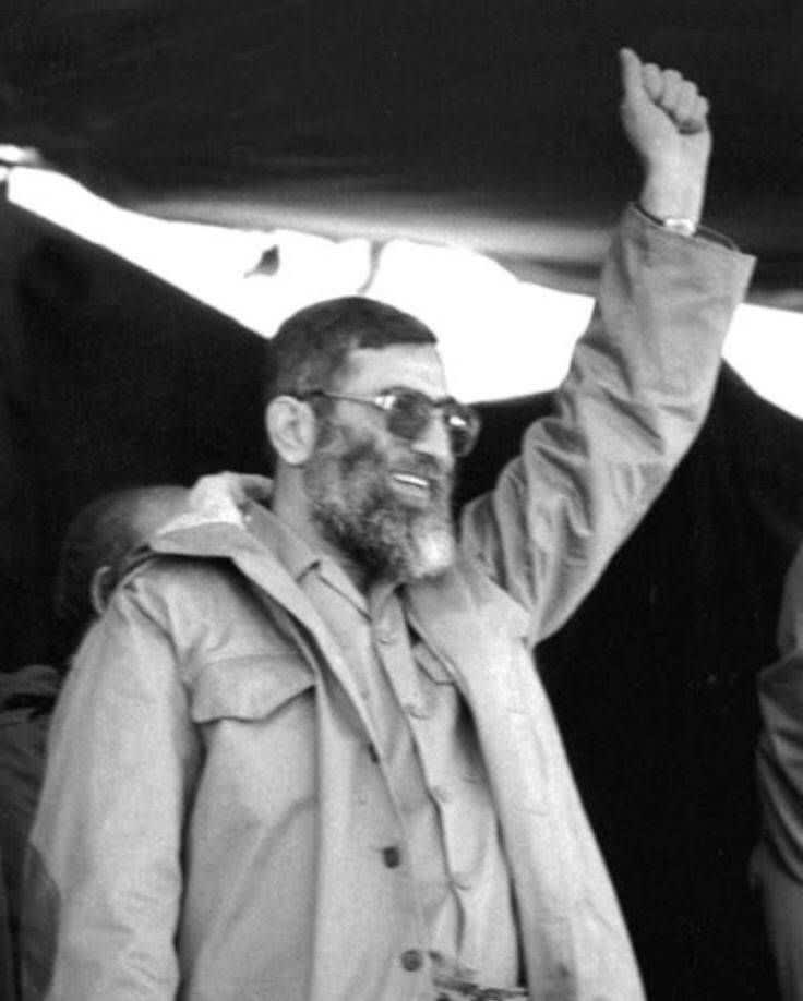 قسم به شهیدی که مشتش گره خورده باقی ماند،
گره از خشم خود باز نکنم مگر به انتقام خونش...
#لبیک_یا_خامنه_ای