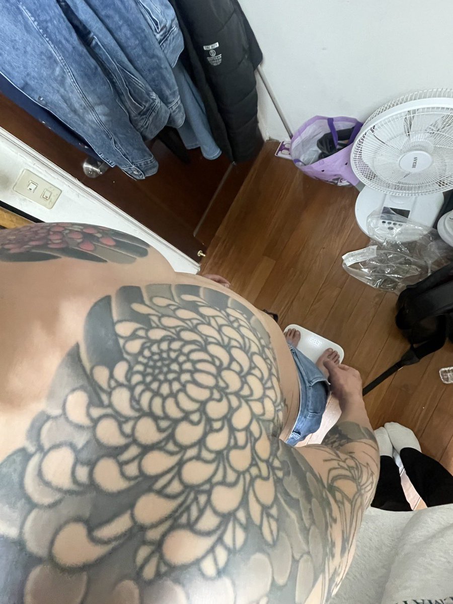 Bitch. Ariel tweet media