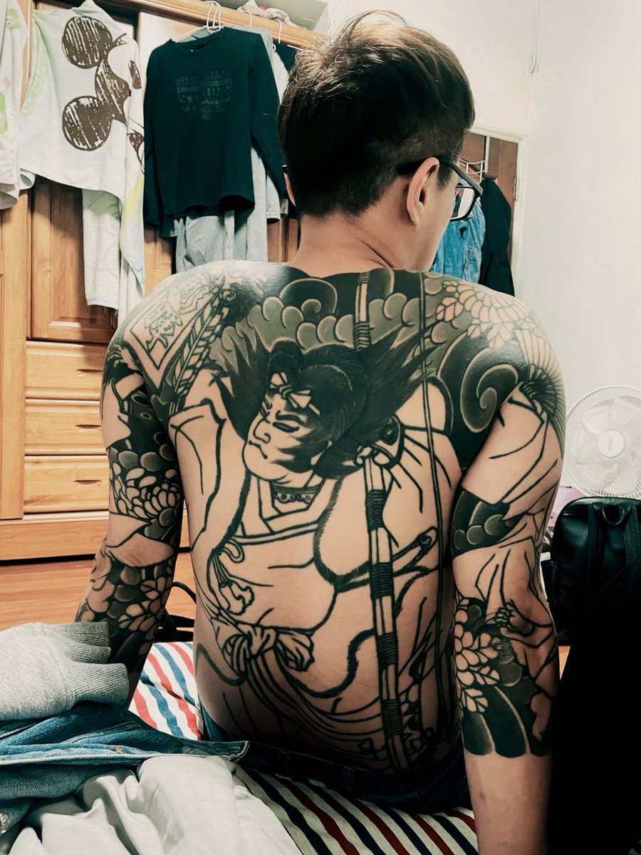 Bitch. Ariel tweet media