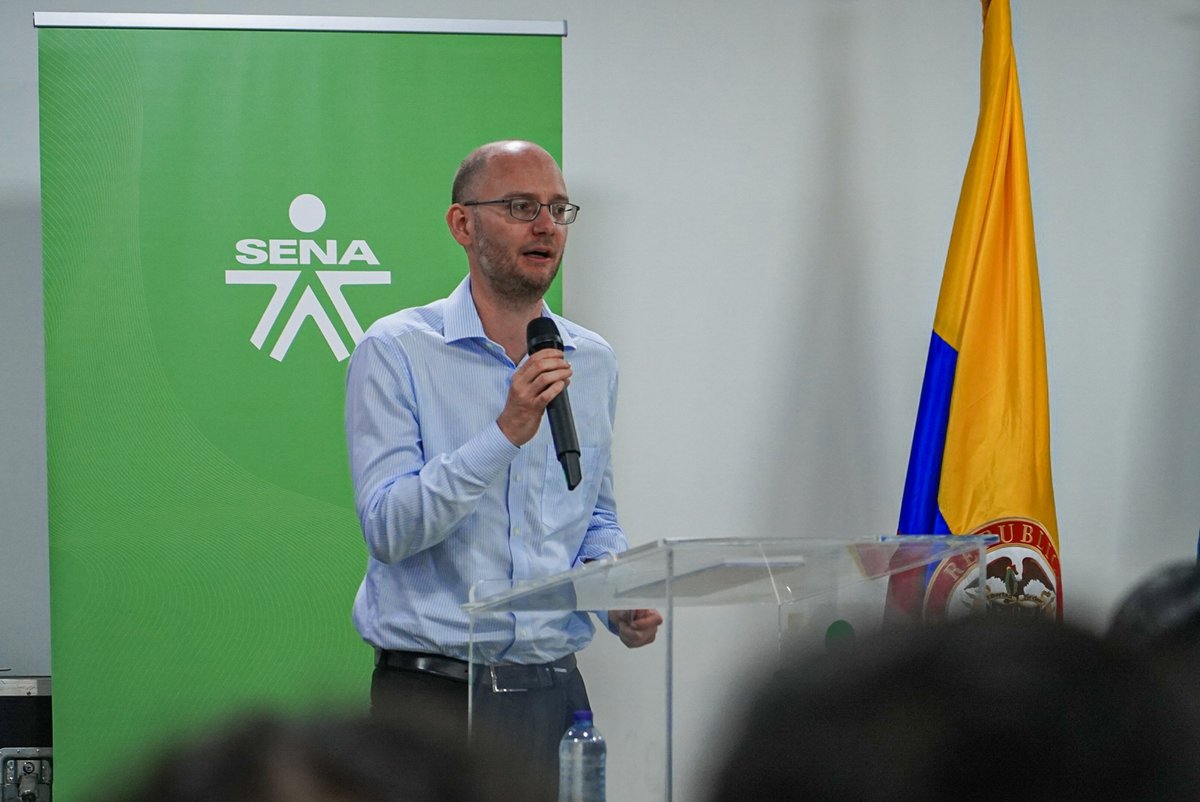SENAComunica's tweet photo. Este encuentro también destaca el papel de la juventud, la academia y los territorios en la generación de propuestas que contribuyan a la reconciliación y al desarrollo social. https://t.co/w2lSkk3z9D