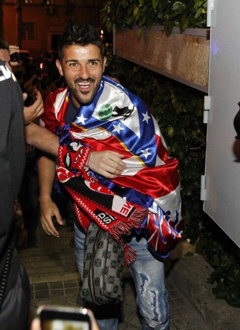 atletiuniverse's tweet photo. Joined Atleti in the 2013/14 season for just one year and helped them win their first title in 18 years.

He has always said that Luis Aragonés and Diego Simeone are his favourite figures.

He has never spoken a bad word about the club and has always shown how much he cares about Atleti.

He even enrolled his son Luca in Atleti’s academy, and now his son is an Atleti fan.

David Villa, one of us. Welcome back, legend! ❤️🤍