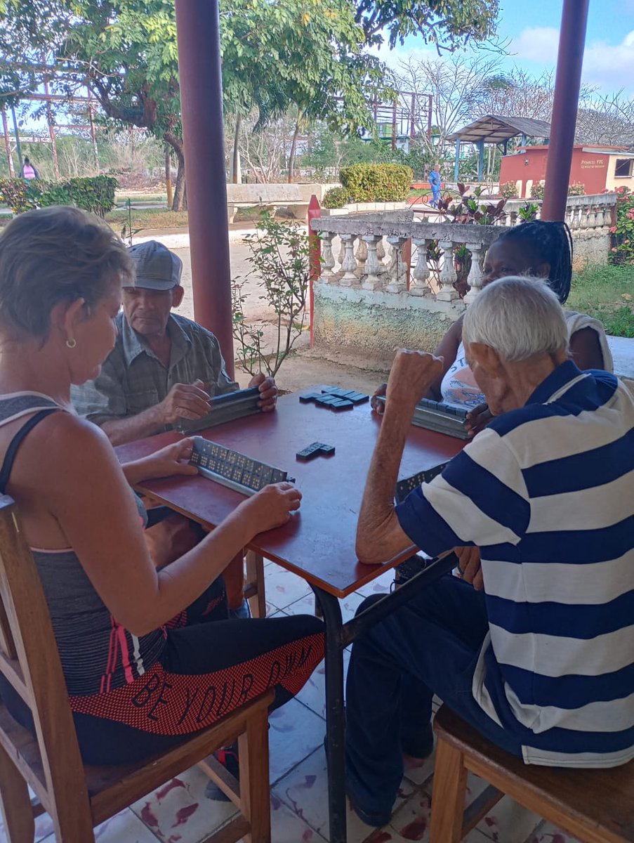 Juegos pasivos en la casa de los abuelos del consejo popular de Orlando González del municipio Majagua
#InderCavFidelVive