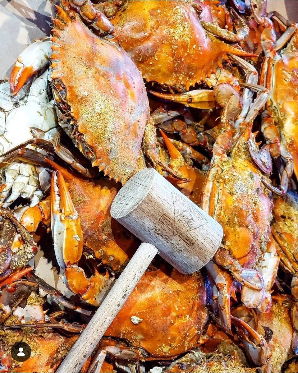 CrabCorner's tweet photo. $3 Thursday at Crab Corner! Enjoy Reg/Med Blue Crabs &amp; Featured Beers for just $3 each for dine in whole supplies allow today! https://t.co/C7gkZDYxKn https://t.co/IwJy7DDrxO