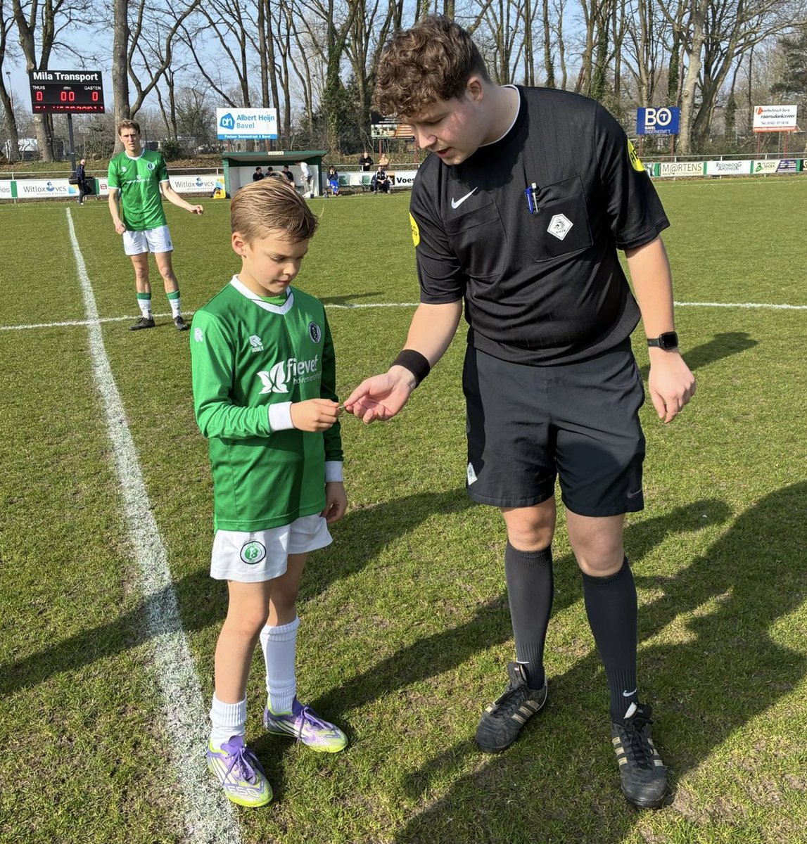 V.V. Bavel tweet media