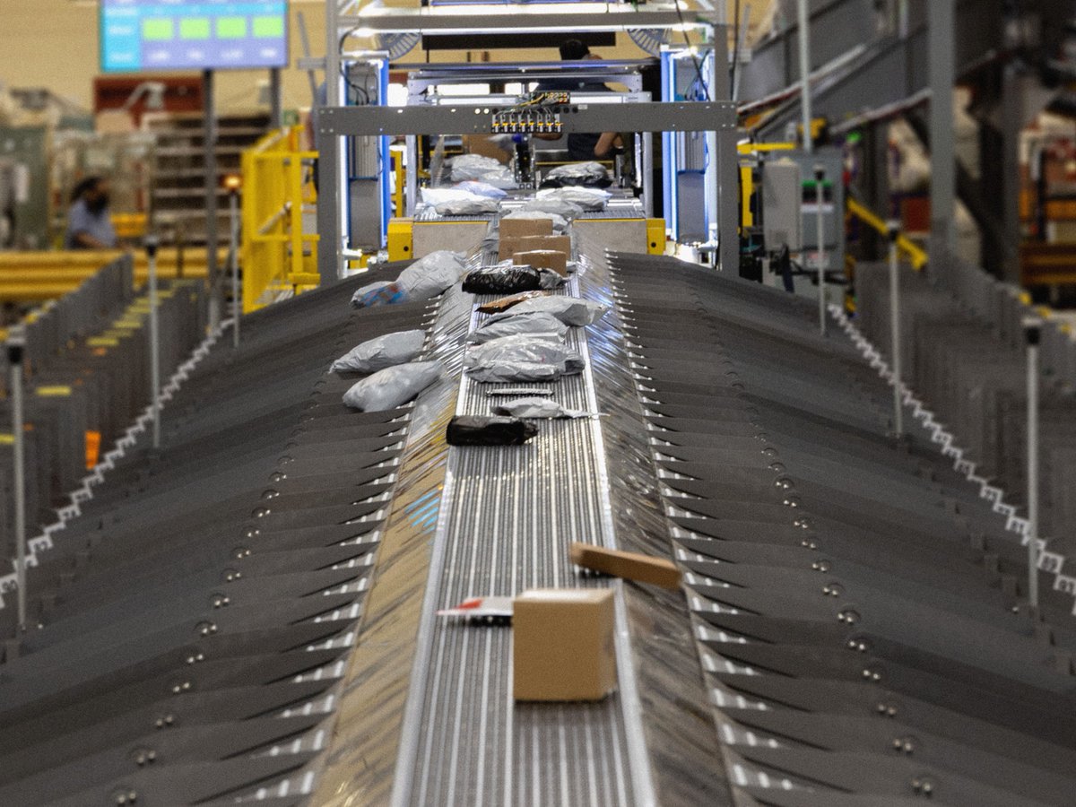 OIGUSPS's tweet image. We’ve just announced a future report on the Postal Service’s Automated Package Verification (APV) system. If you have any facts or insights you’d like to share, look for the “contact” button here: uspsoig.gov/reports/upcomi…   
#USPSOIG #USPS #OIGaudit