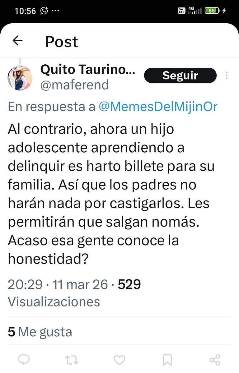 Su ayuda enviándole mis respetos a esta muñeca de la mafia tragasables