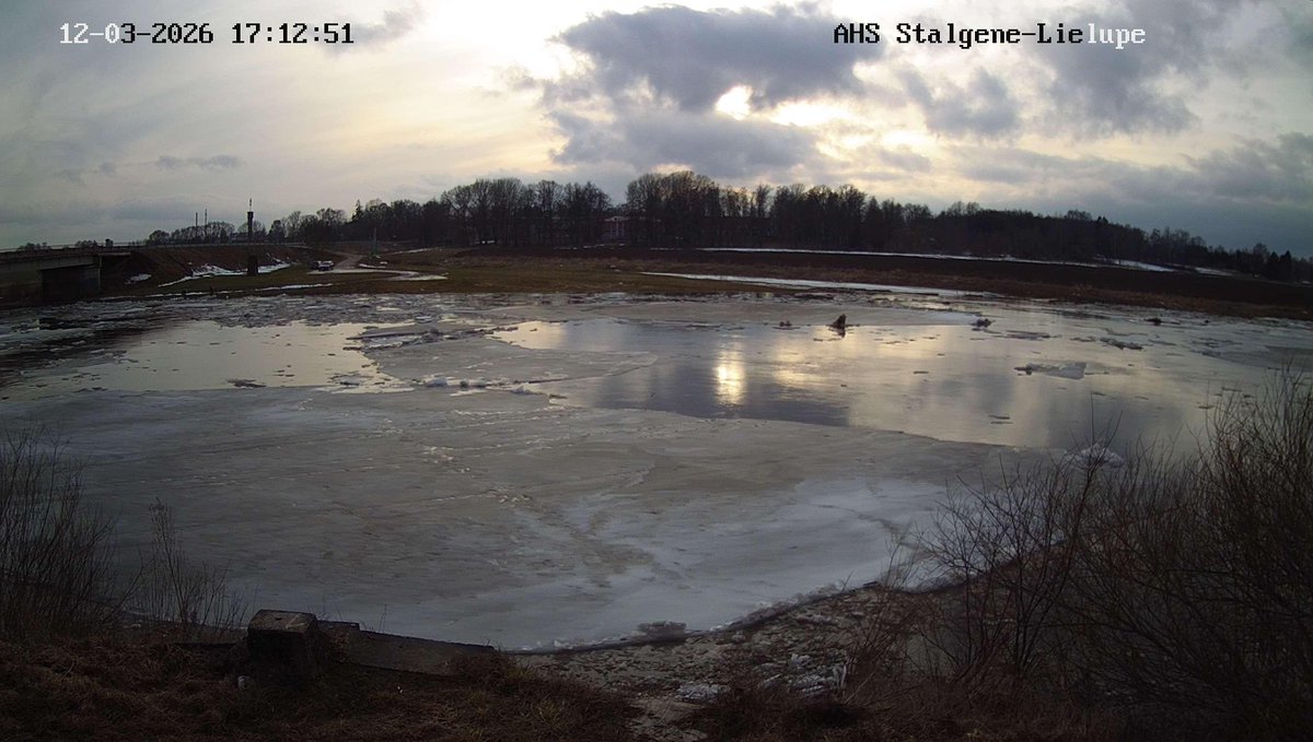 LVGMC_Meteo's tweet photo. Ledus iešana turpinās Ventā un Lielupē, ledus sakustējies Aiviekstē.
Gaujā pie Siguldas intensīvi iet ledus, paaugstinās ūdenslīmenis.
ℹ️https://t.co/2oNHJzke7Z
ℹ️https://t.co/qc9rSKEj9V
🟡https://t.co/60DRDlo9za
#pali #upes #ietledus
@ugunsdzeseji https://t.co/kJiz76hwcV