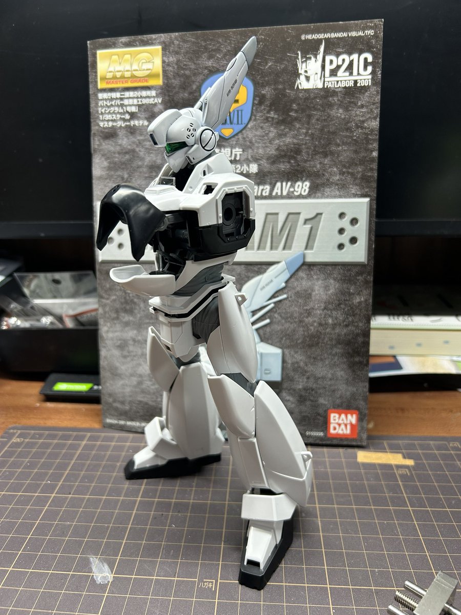 kur0usa91's tweet photo. 今夜も仮組進行してました!
思った以上にデカい😆
#AV98
#パトレイバー
#MG https://t.co/yPJzozBkrQ