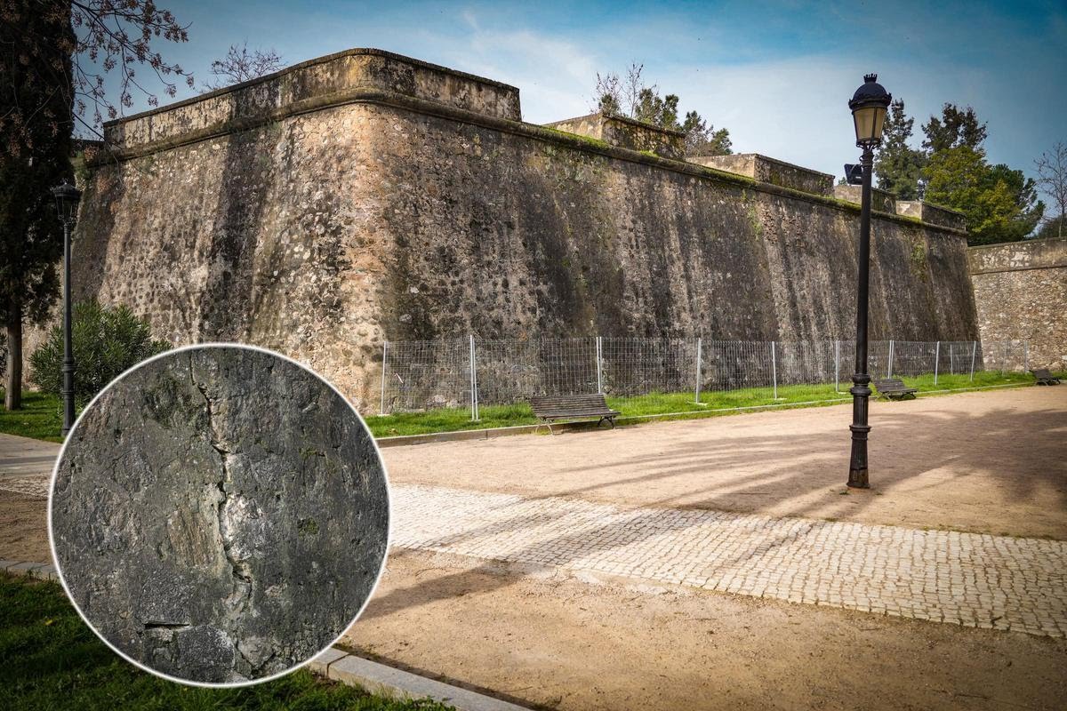 Badajoz875's tweet photo. -Desde mayo del año pasado el Baluarte de Santa María tiene una gran grieta.
-Gran parte de la muralla carece de iluminación artística 
-No se sabe nada del cierre de brechas prometido en el programa electoral 
-Siguen varias galerías de fusileros cerradas
#Badajoz https://t.co/bCCDvZwroA