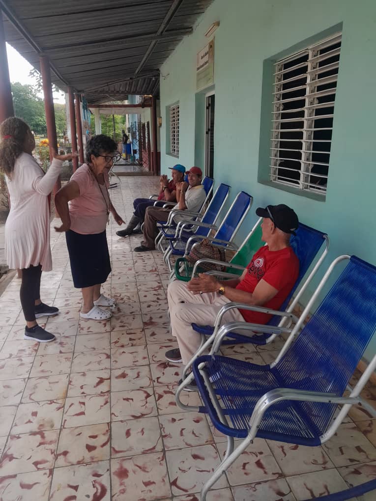 Actividades recreativas con el programa priorizado de la casa de los abuelos  del consejo popular de Orlando González del municipio Majagua
#InderCavFidelVive