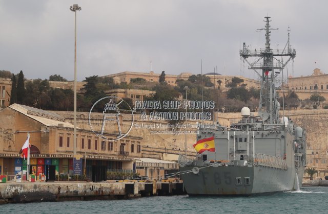 Shipguru's tweet photo. #armadaespañola #frigate #ESPS #NAVARRA F 85 #berthed at #grandharbourmalta - 08.03.2026 - https://t.co/nfgboxc3g3 - NO PHOTOS can be used or manipulated without our permission @ArmadaEspanola_ @DramaWarship @WarshipsIFR @WorldofWarships @Gibdan1 @key2med https://t.co/vUwsDIAOaE