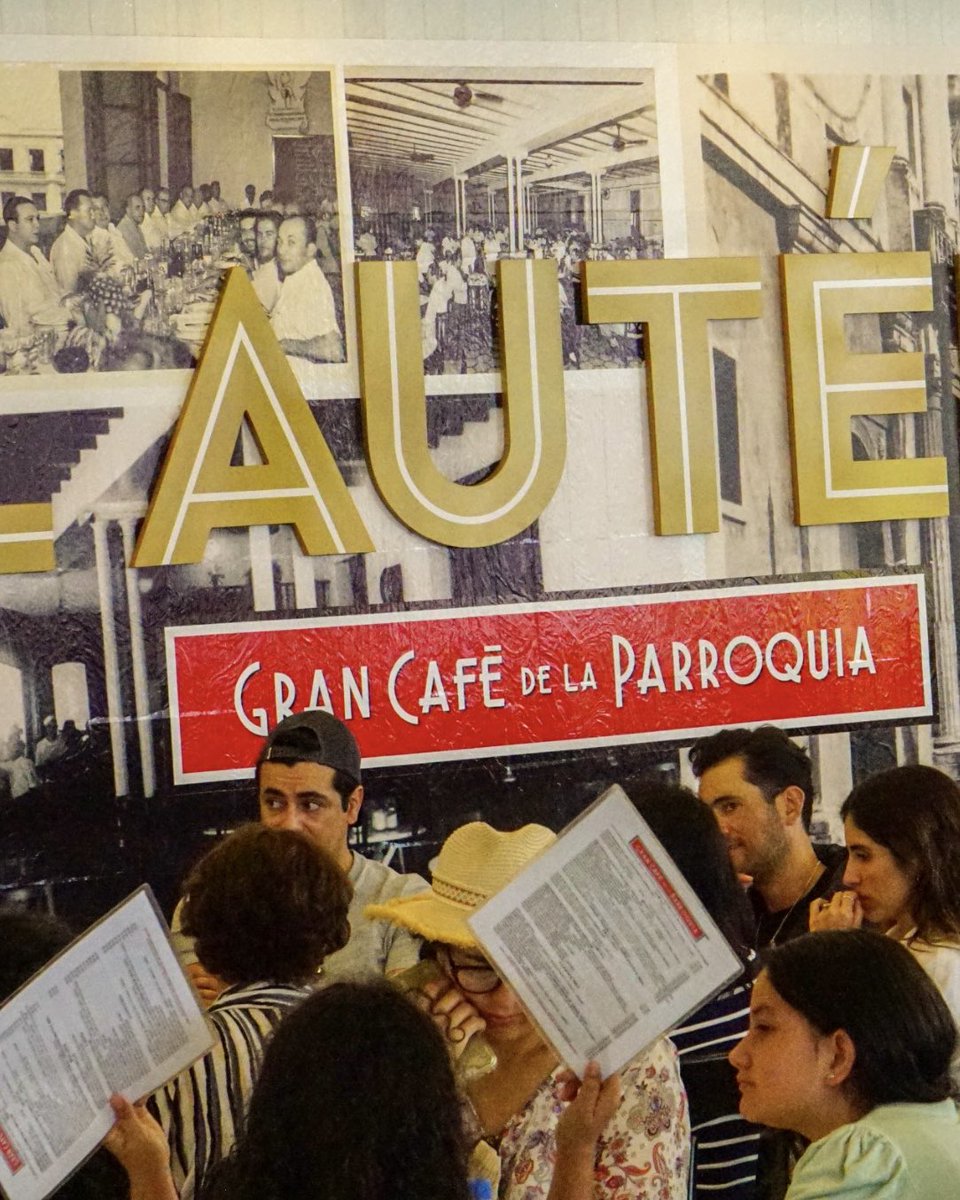 GCParroquia's tweet photo. Un auténtico café lechero y un volador®️ para acompañar la mañana ☕️
.
#desde1808 #tradicionfamiliar #cafeveracruzano #puertodeveracruz https://t.co/2igHaJCRYP