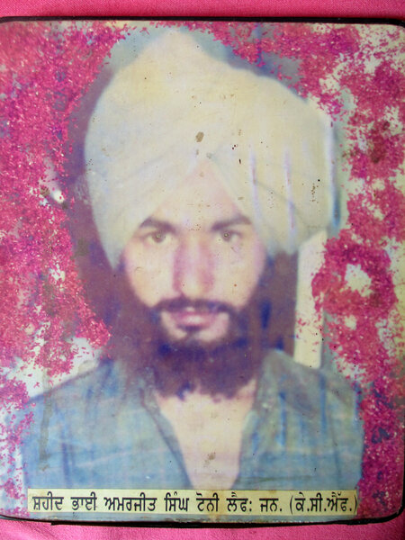 Btw Mar 1, 1988 and Mar 20, 1988, #PunjabPolice from Kapurthala #UnlawfullyKilled Amarjit Singh (26). Security officials did not return Amarjit Singh's body to his family. #Punjab #India #EndImpunity Visit data.ensaaf.org/profile/5659/