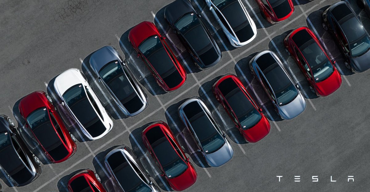 niccruzpatane's tweet photo. Elon Musk says Tesla vehicles equipped with AI4 chips will be able to run xAI-Tesla’s Digital Optimus when you aren’t driving. 🤯

Basically an AI Agent built into Tesla vehicles! 

Elon: “Your car can do office work for you when not driving.” https://t.co/3QKpwXZ2qd