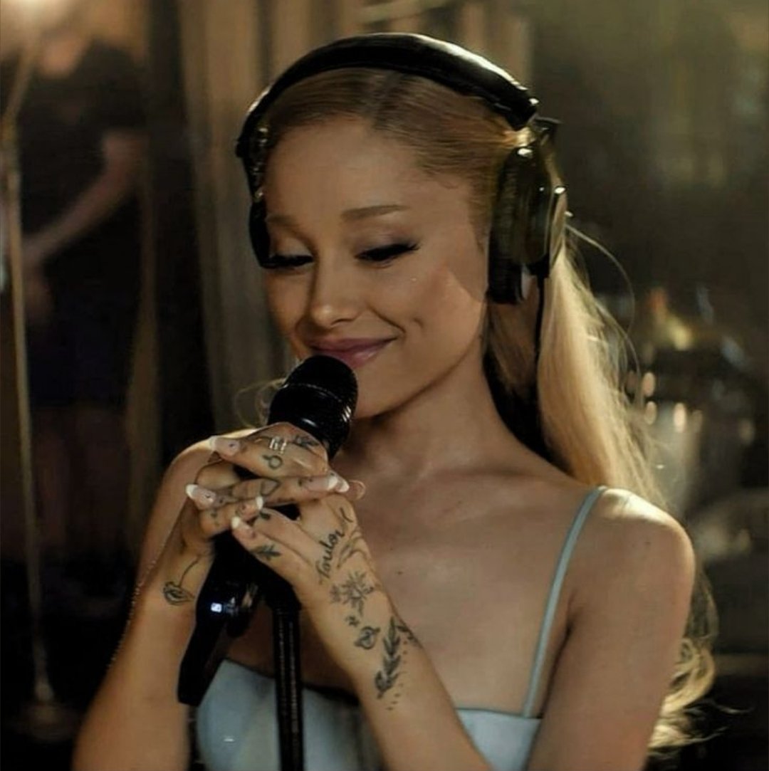 Ariana Grande Update Brasil tweet media