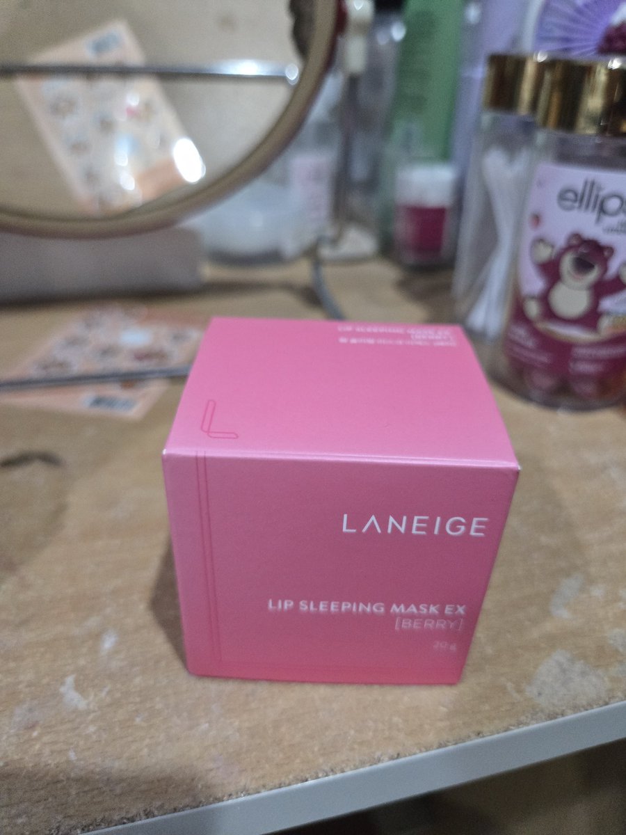 younric's tweet photo. wts laneige sleeping mask berry 20g ori ya guys..
new
price 190k https://t.co/3Xi1m0DAx2