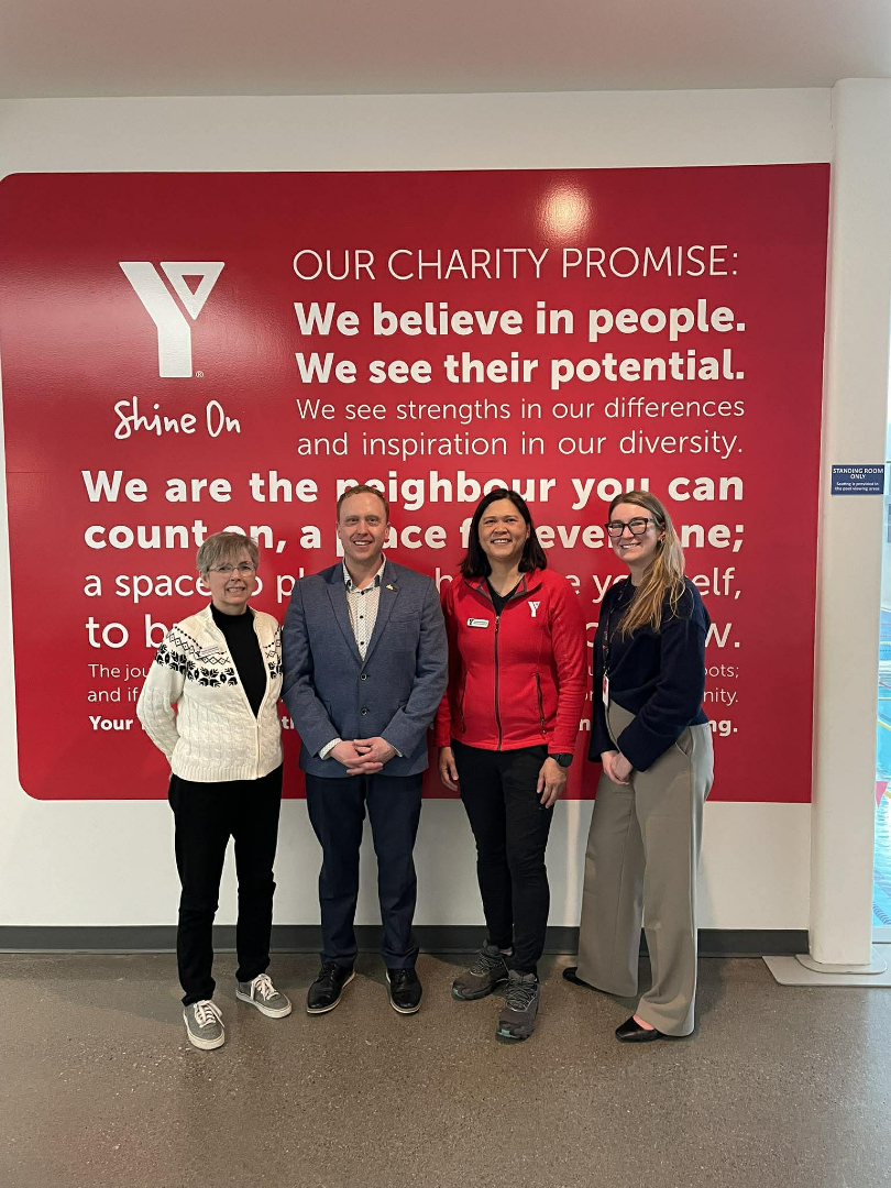 MikeJamiesonYYC's tweet photo. Toured the Seton Library and the Seton YMCA - two incredible facilities serving Ward 12 families.
The library is buzzing. And did you know the YMCA is the largest in the world?
Ward 12 residents have access to a truly first-class facility right in their backyard.
#Seton #YMCA #yyc #calgary