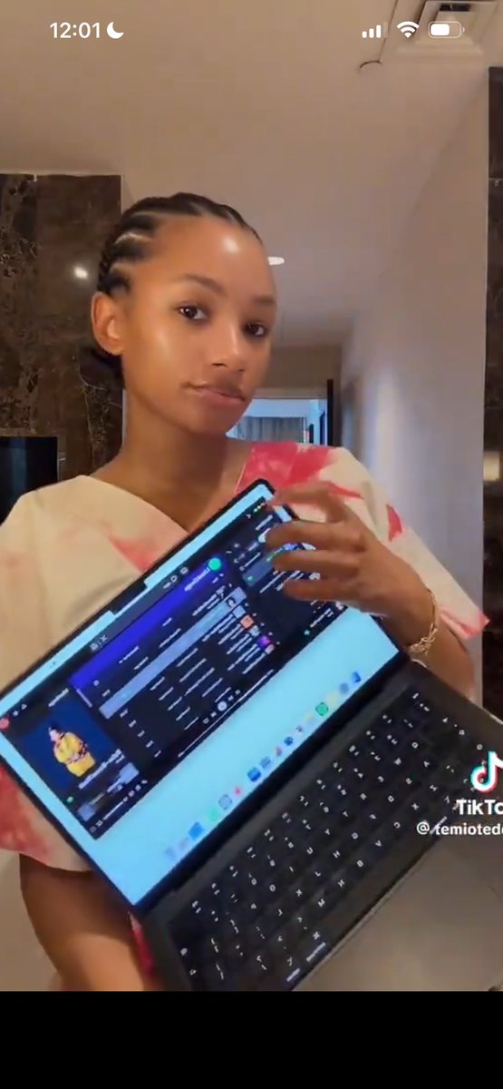 askaboutsewa's tweet photo. Look at who she’s listening to!! 😭😭
That’s my music 😫😫😫 https://t.co/BIl0jj6zmA