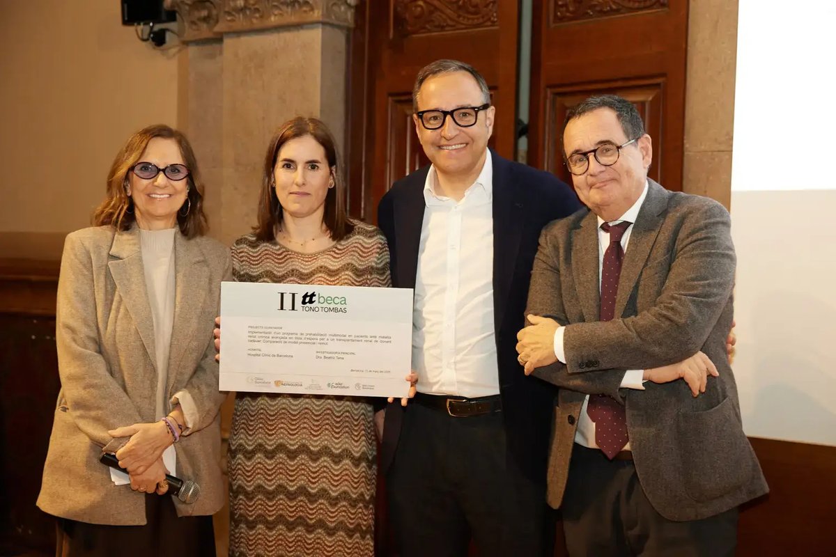 hospitalclinic's tweet photo. 🏆El proyecto de prehabilitación en pacientes en lista de espera de trasplante renal gana la II Beca Tono Tombas.

🔬La investigación liderada por la Dra. Beatriz Tena compara un modelo presencial supervisado con un modelo remoto domiciliario para evaluar la capacidad funcional, la movilidad y la calidad de vida.

➕ Info 👉 https://t.co/ZLocZdRGAw