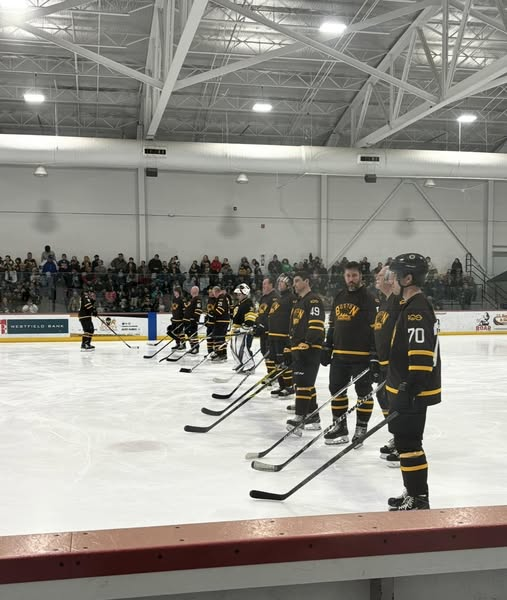 2 days til puck drop!!!
Boston Bruins Alumni vs. 104th Barnestormers
📅/⏰Saturday 4pm, doors open at 3:15
🎟️Tickets $10