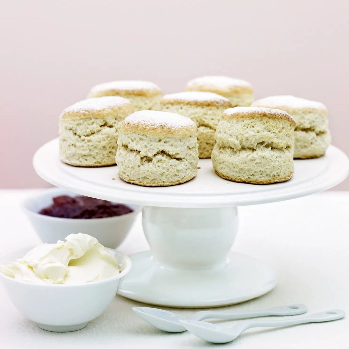 DeliaOnline's tweet image. 💫 Happy Mothering Sunday ⁠
⁠
It's still not too late to spoil Mum today with over 50 recipes at Delia Online for you to choose from.⁠
deliaonline.com/recipes/occasi…
⁠
#MotheringSunday #MothersDay #mothersdayrecipes #baking #treatingmum #entertaining #cakes #homecooking
⁠