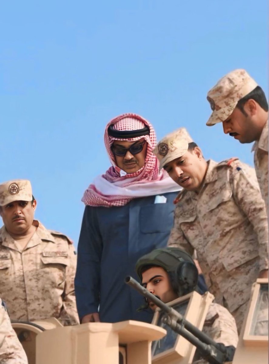 انت الصباح اللي يصبّح معاديه 
والخالد اللي بالمواقيف خالـد ..

سمو ولي العهد 
#الشيخ_صباح_خالد_الحمد