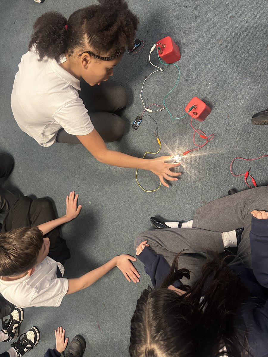 Applegarth Academy tweet media