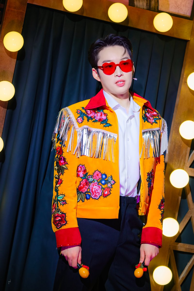 ๐๐๐ tweet media