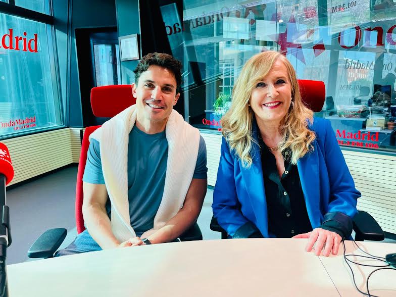 MadridDirectoOM's tweet photo. ▶️@ondamadrid
📻101.3-106FM
⏰17:00
👉ENTREVISTA a @alexgonzalezact que protagoniza la serie "DAY ONE"
🎙️En vivo en: @telemadrid 
https://t.co/P0msBkGBss https://t.co/DPx4hJ3Ta9