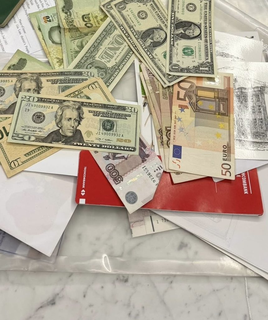 Jennifer tweet media