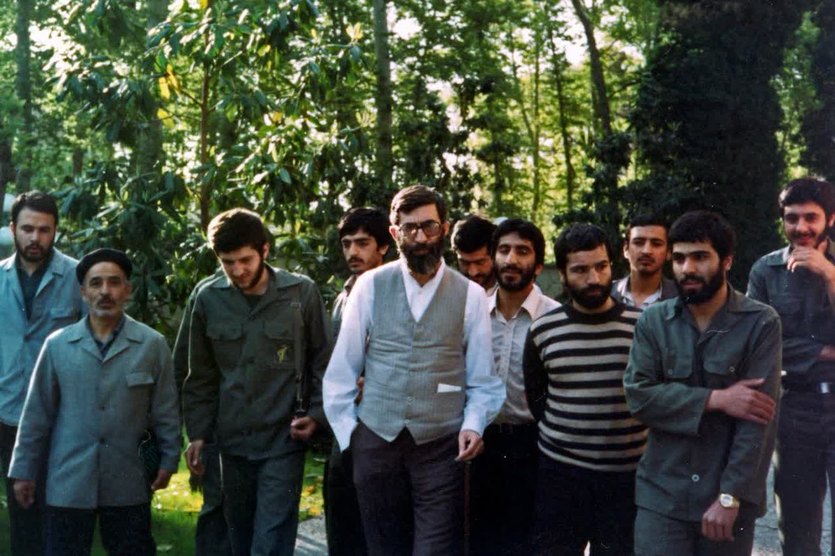 A31589A's tweet photo. مدد برسان امام شهید ما ...
#برای_ایران 
#تا_پای_جان_برای_ایران https://t.co/4CdeZySbpx