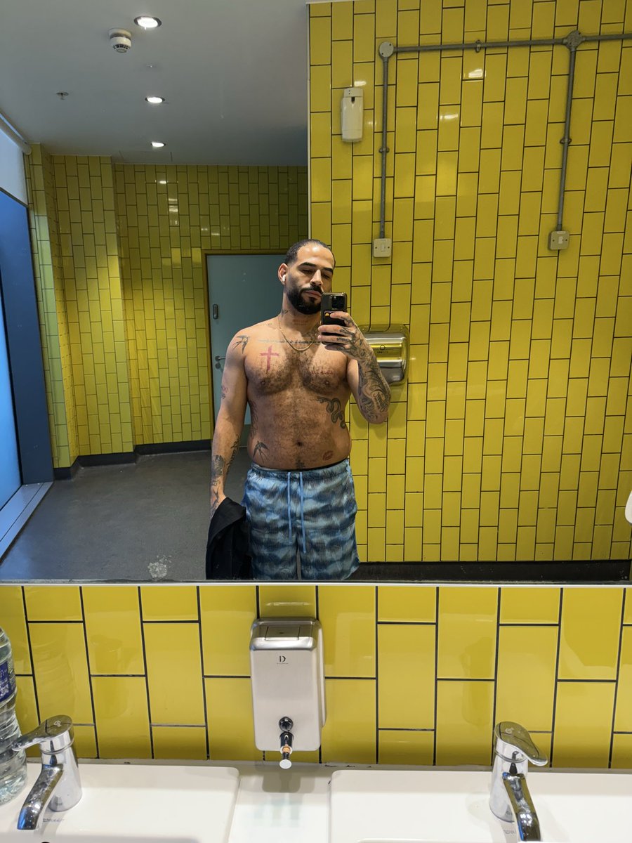 Sandro Farmhouse tweet media